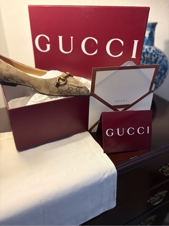 Gucci Shoes - Gucci pointed toe flats - Never worn